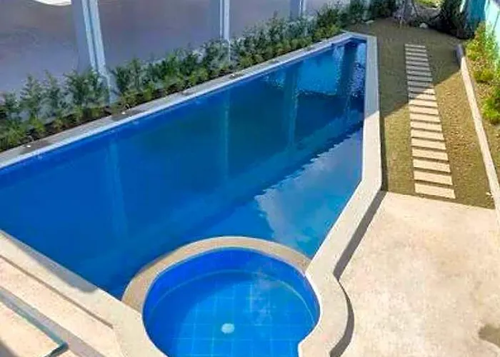 Hotel Urban Deca Homes By Fernandez 2*